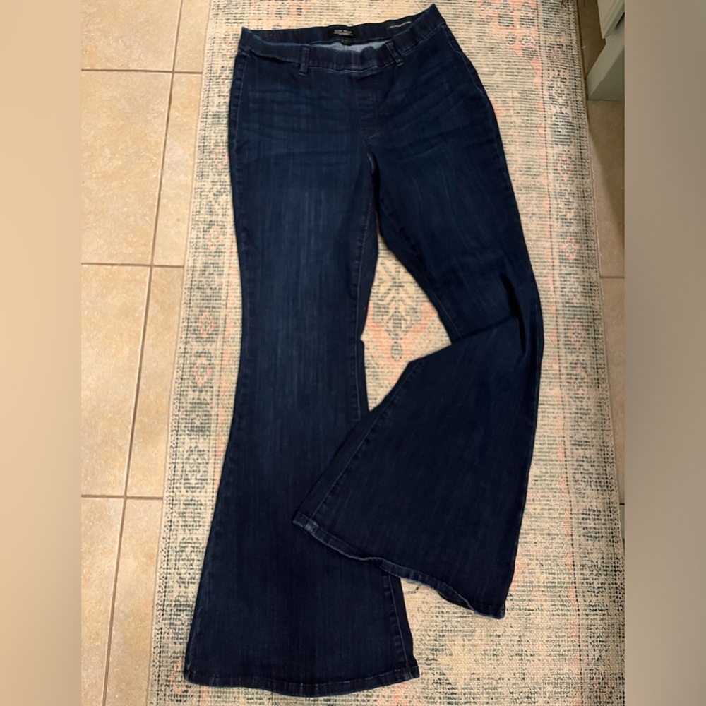 Judy Blue Pull On Super Flare, EUC, 16W